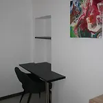 Indépendant, Au Calme. *