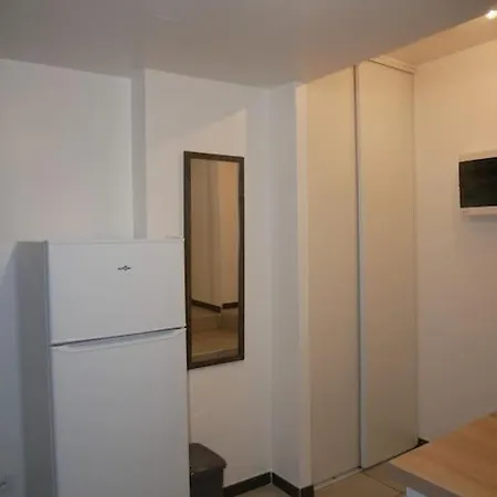 Independant, Au Calme. Apartamento *