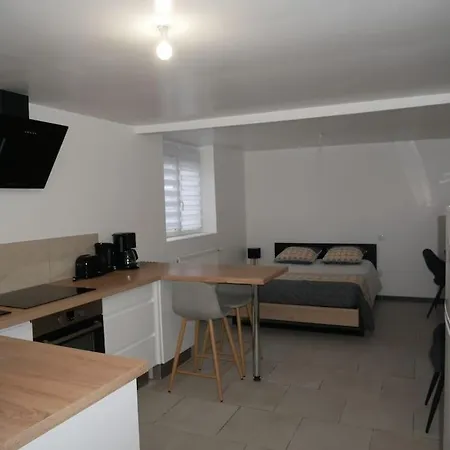 Indépendant, Au Calme. Apartamento La Roche-sur-Yon