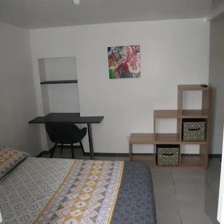 Indépendant, Au Calme. Apartamento *